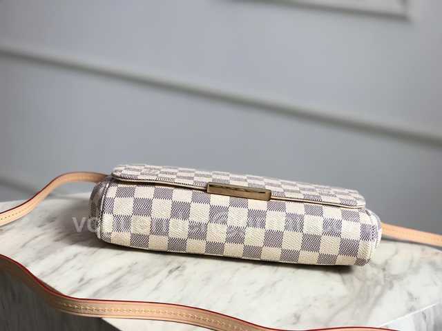 N41275 Pochette Favorite 28 N41275 Pochette Favorite 28