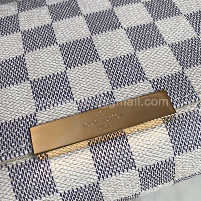 N41275 Pochette Favorite 28 N41275 Pochette Favorite 28