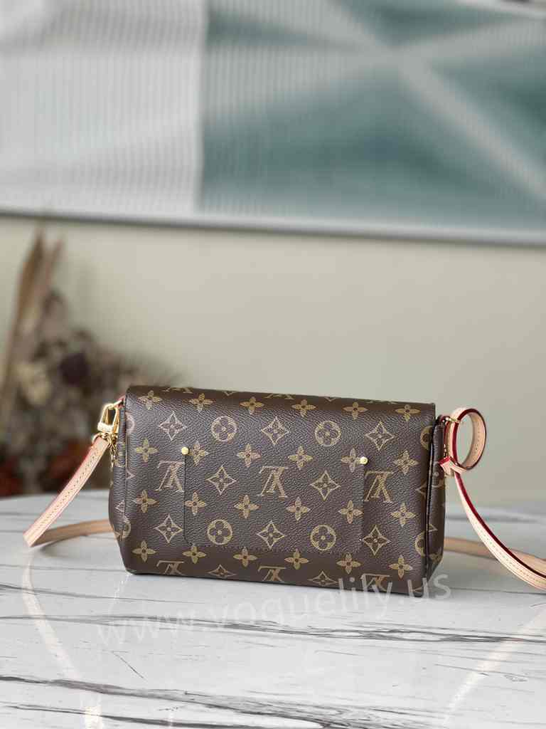 M40718 Pochette Favorite 28 M40718 Pochette Favorite 28