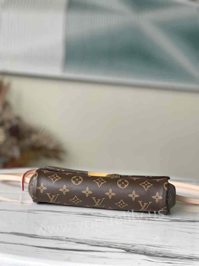 M40718 Pochette Favorite 28 M40718 Pochette Favorite 28
