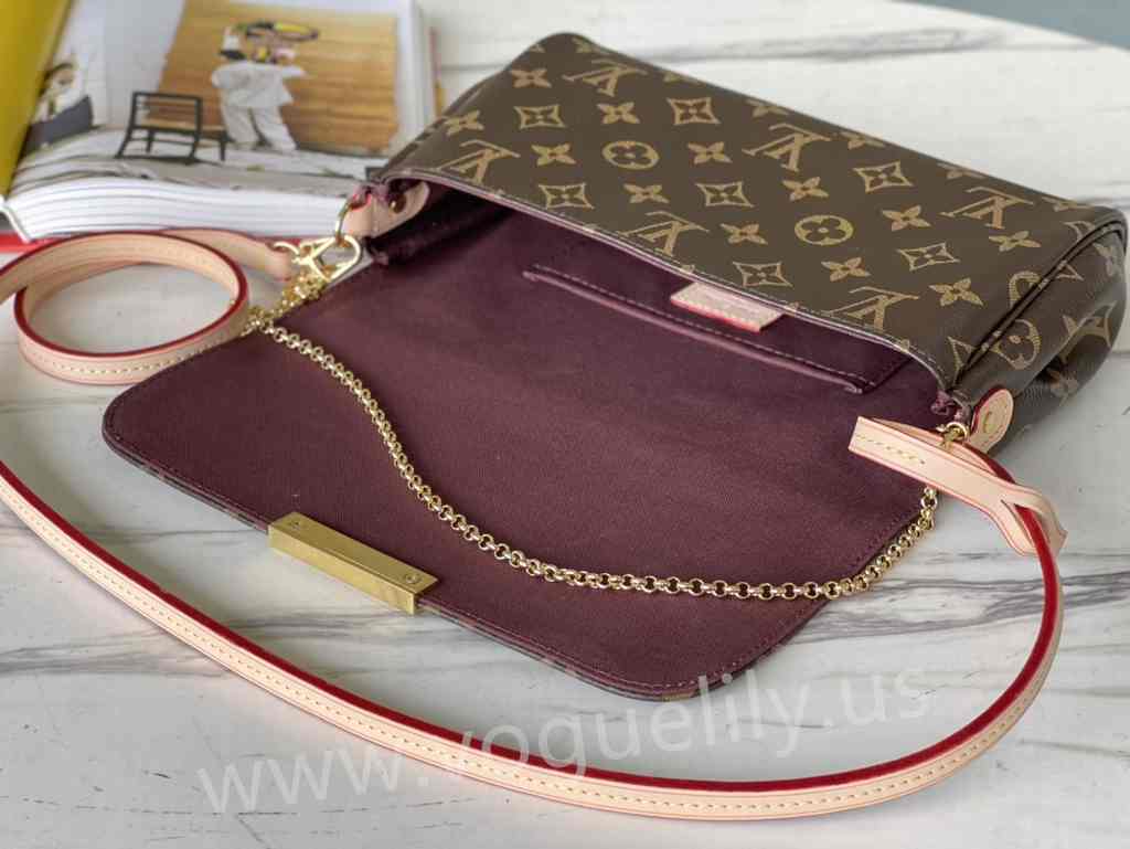 M40718 Pochette Favorite 28 M40718 Pochette Favorite 28