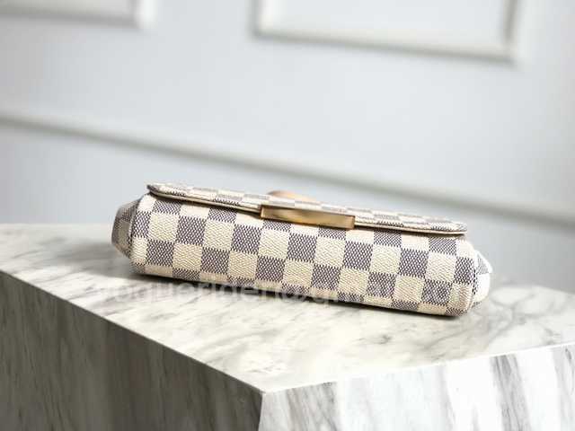 N41277 Pochette Favorite 24 N41277 Pochette Favorite 24