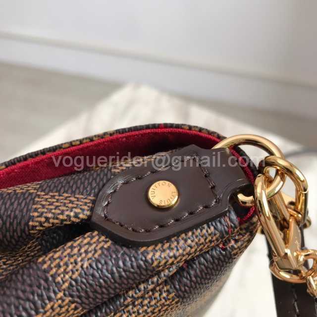 N41276 Pochette Favorite 24 N41276 Pochette Favorite 24