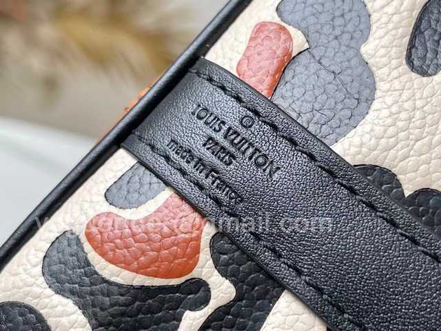 M45840 Speedy 25 Wild at Heart M45840 Speedy 25 Wild at Heart