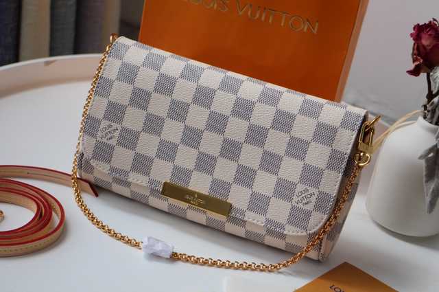 M40717 Pochette Favorite 24