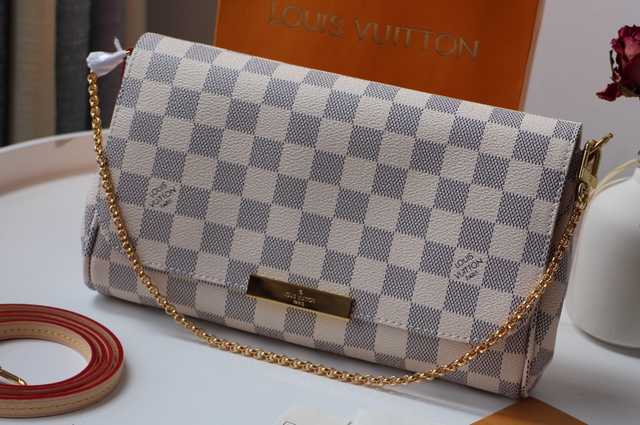 M40718 Pochette Favorite 28