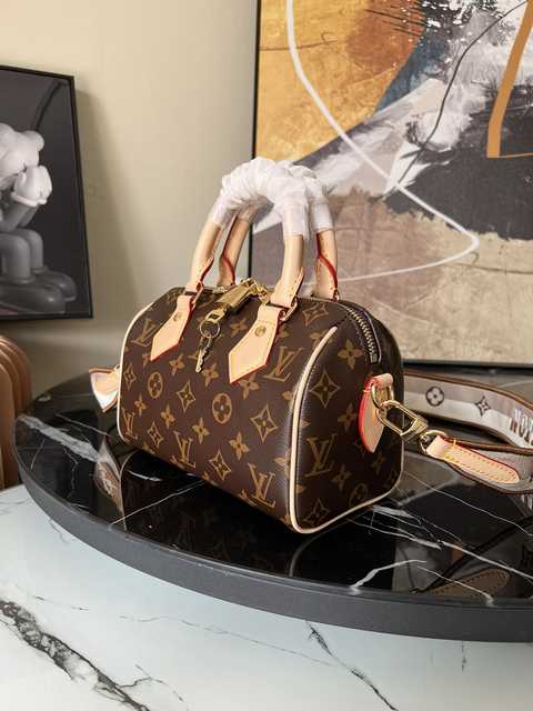 M46222 Speedy Bandouliere 20 M46222 Speedy Bandouliere 20