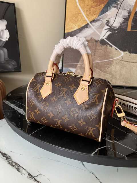 M46222 Speedy Bandouliere 20 M46222 Speedy Bandouliere 20