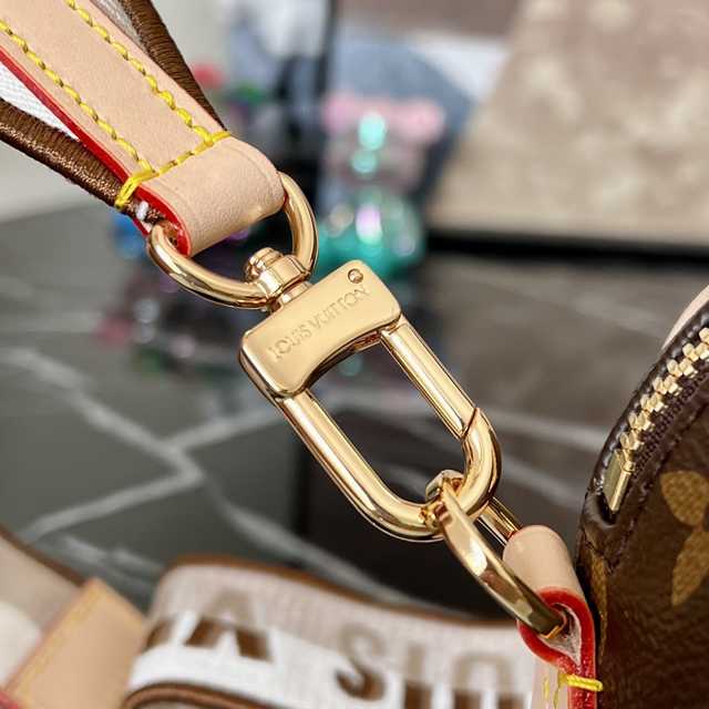 M46222 Speedy Bandouliere 20 M46222 Speedy Bandouliere 20