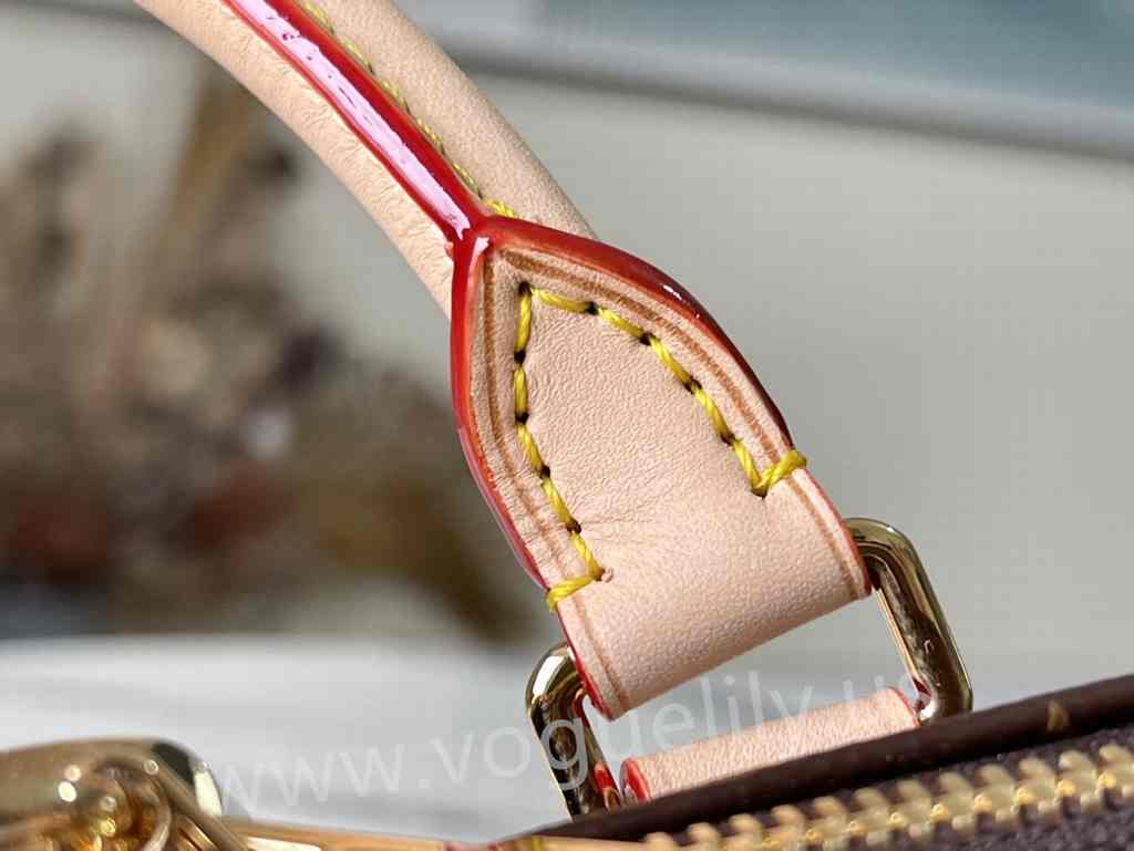 M46222 Speedy Bandouliere 20 M46222 Speedy Bandouliere 20