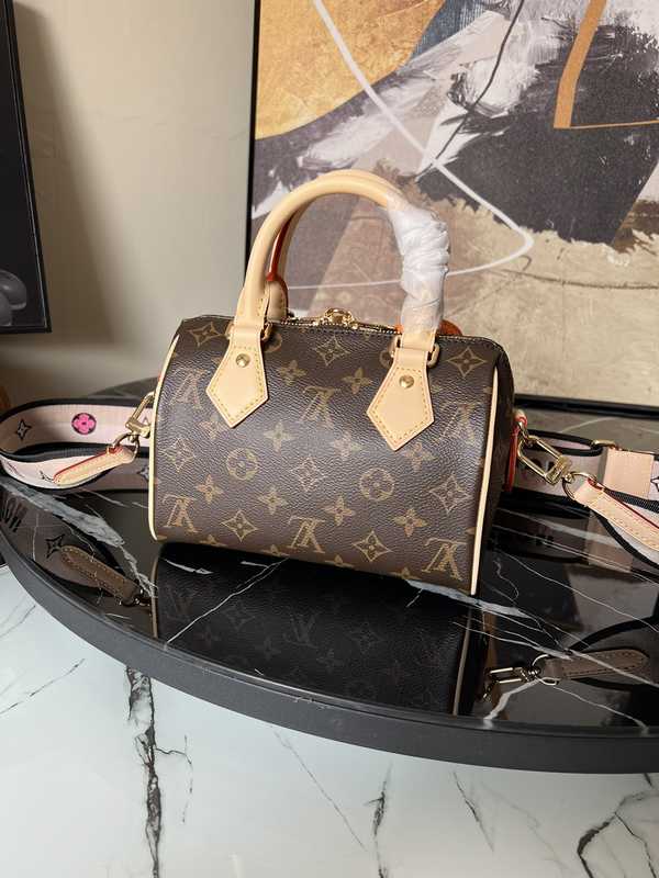 M46234 Speedy Bandouliere 20 M46234 Speedy Bandouliere 20