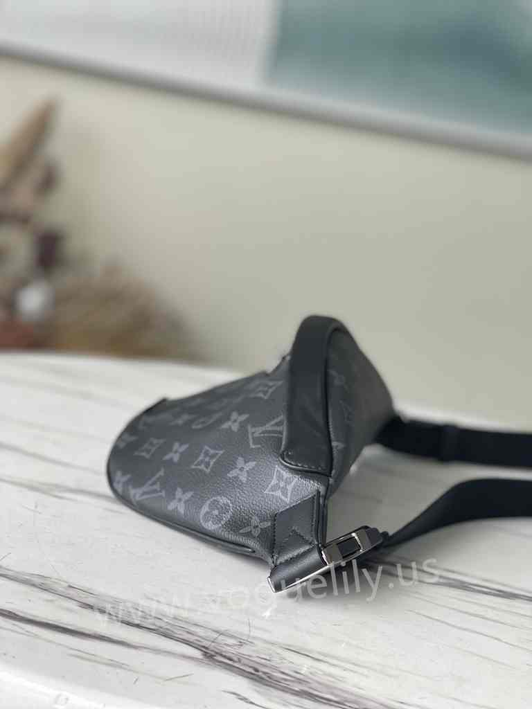 M46035 Discovery Bumbag 44 M46035 Discovery Bumbag 44