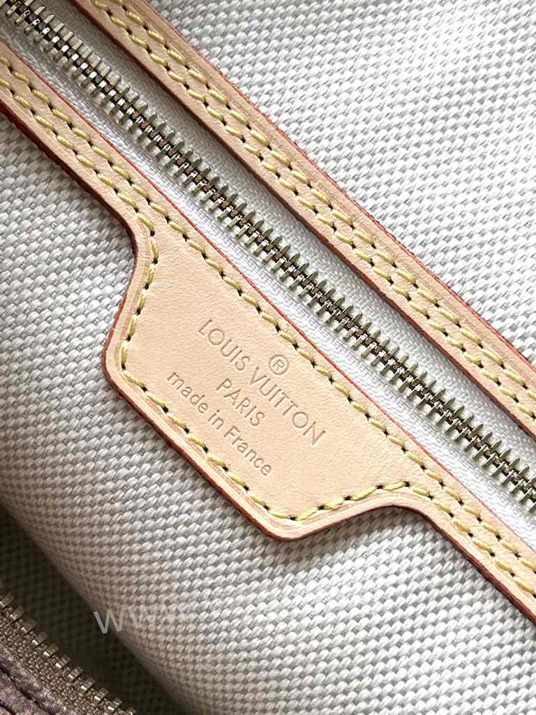 M47087 Speedy Bandouliere 30 M47087 Speedy Bandouliere 30