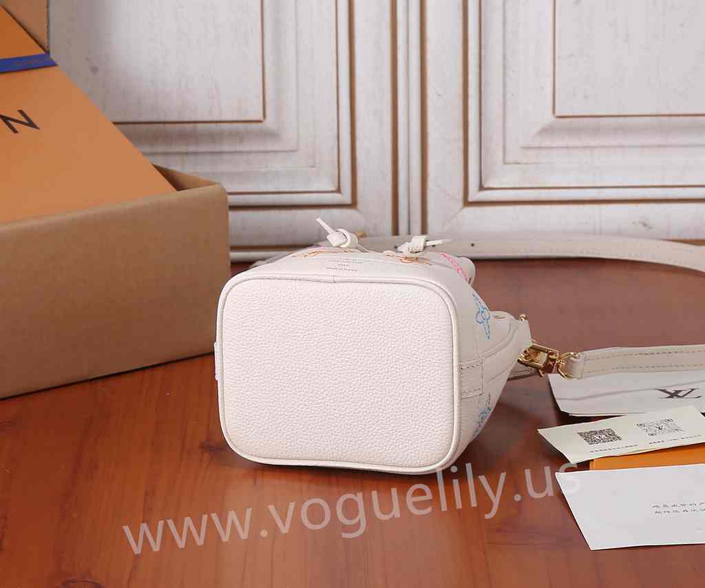 M23088 Nano Noé 16 M23088 Nano Noé 16