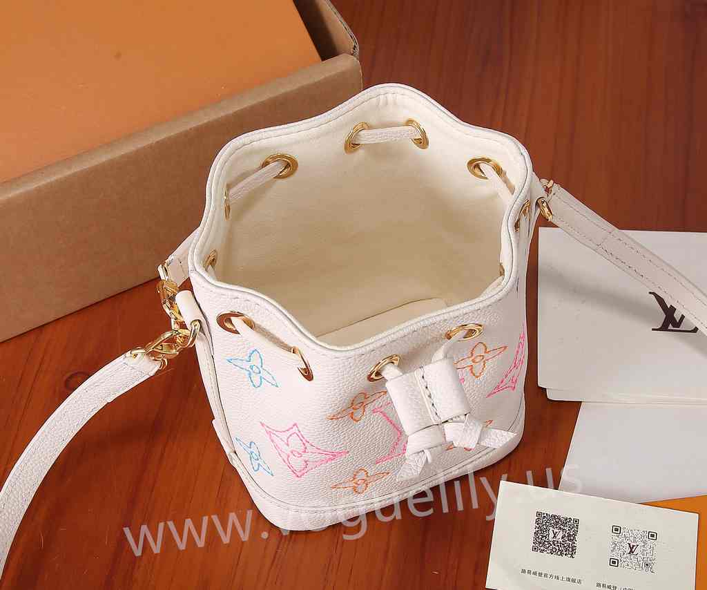 M23088 Nano Noé 16 M23088 Nano Noé 16