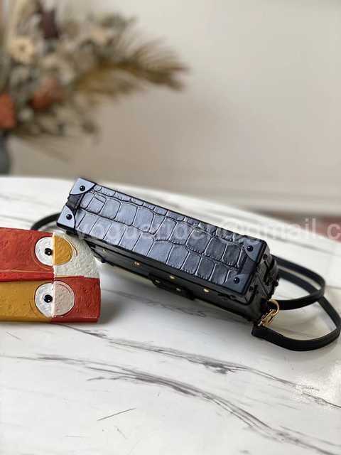 N92049 Petite Malle 20 N92049 Petite Malle 20