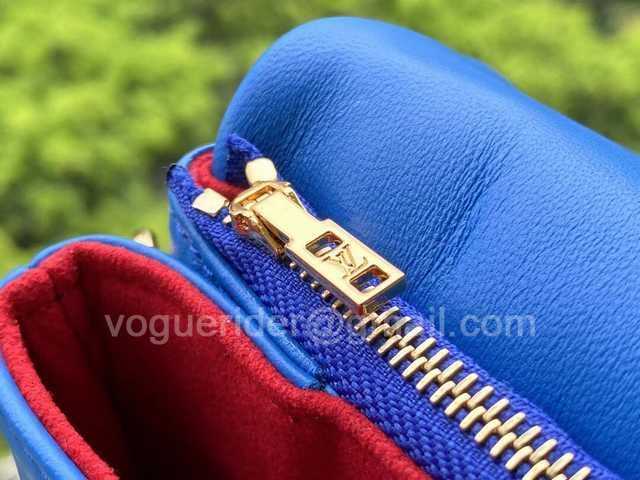 M80743 Pochette Coussin 20 M80743 Pochette Coussin 20