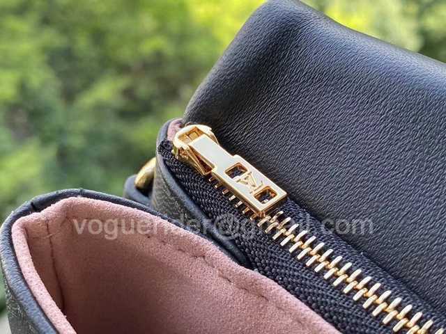 M80742 Pochette Coussin 20 M80742 Pochette Coussin 20