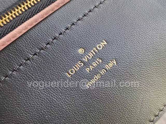 M80742 Pochette Coussin 20 M80742 Pochette Coussin 20