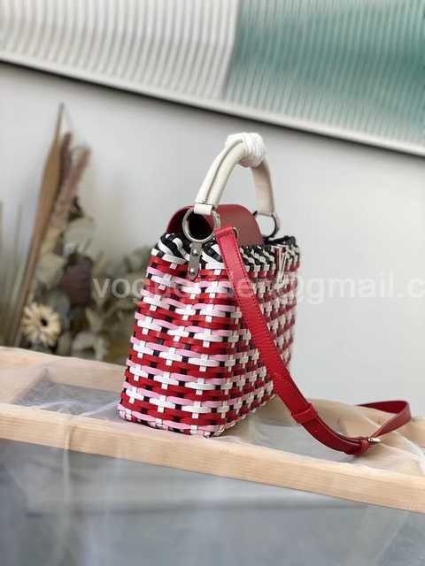 M48865 Capucines PM 31 M48865 Capucines PM 31