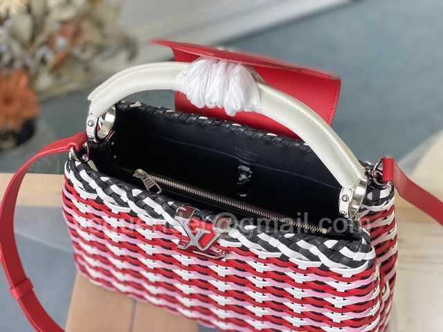 M48865 Capucines PM 31 M48865 Capucines PM 31
