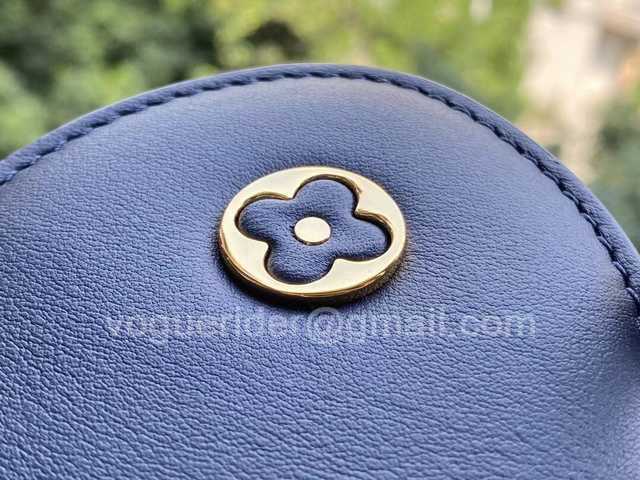 M48865 Capucines BB 27 M48865 Capucines BB 27