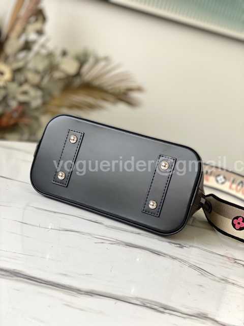 M40302 Alma BB 23 M40302 Alma BB 23