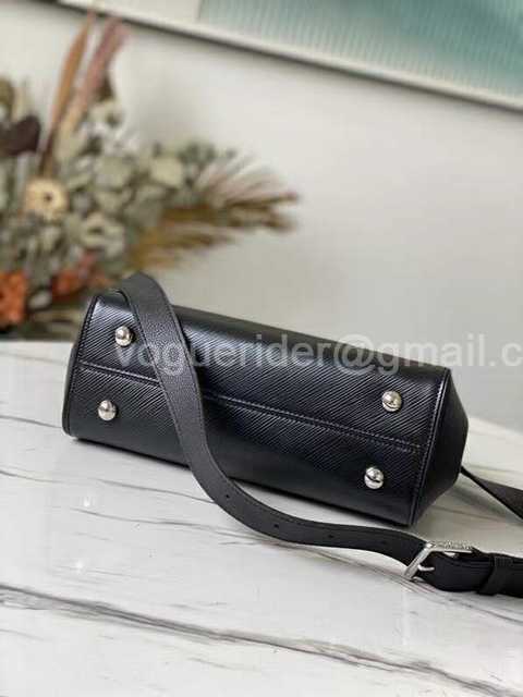 M56780 Grenelle Tote 27 M56780 Grenelle Tote 27