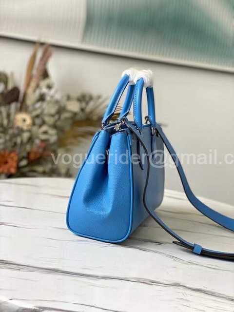 M56780 Grenelle Tote 27 M56780 Grenelle Tote 27