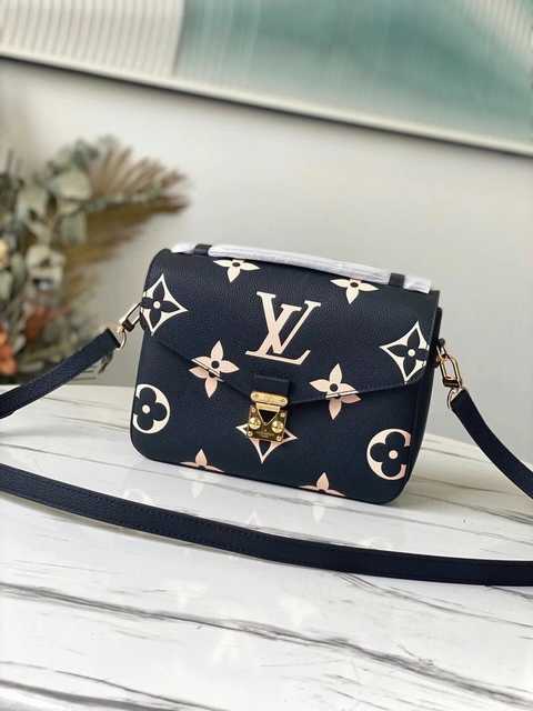 M45773 Pochette Metis 25