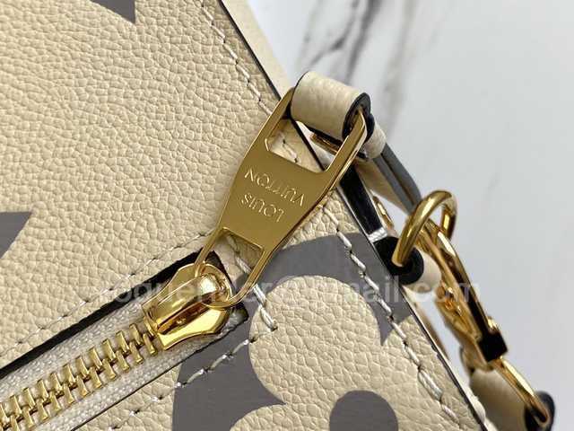 M45384 Pochette Metis 25 M45384 Pochette Metis 25