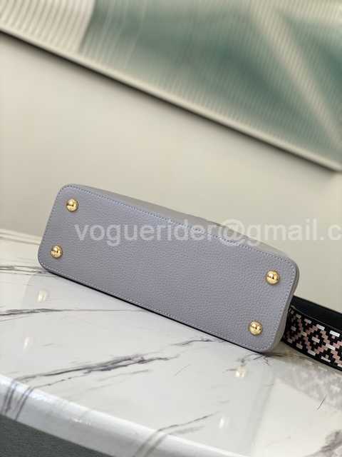 M57029 Capucines MM 31 M57029 Capucines MM 31