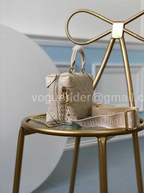 M45394 Petite Malle Souple 20 M45394 Petite Malle Souple 20
