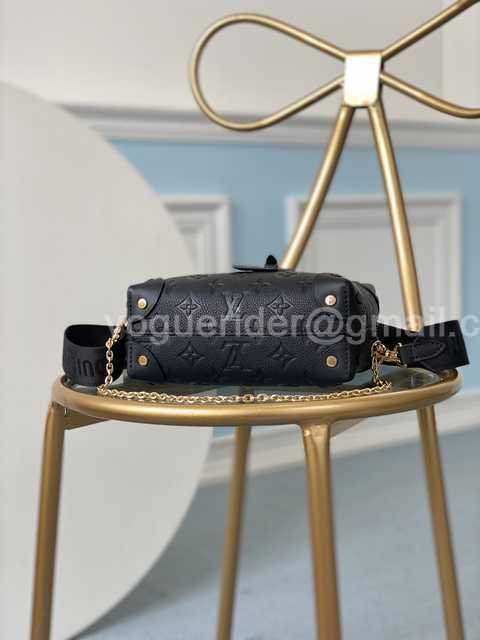 M45393 Petite Malle Souple 20 M45393 Petite Malle Souple 20
