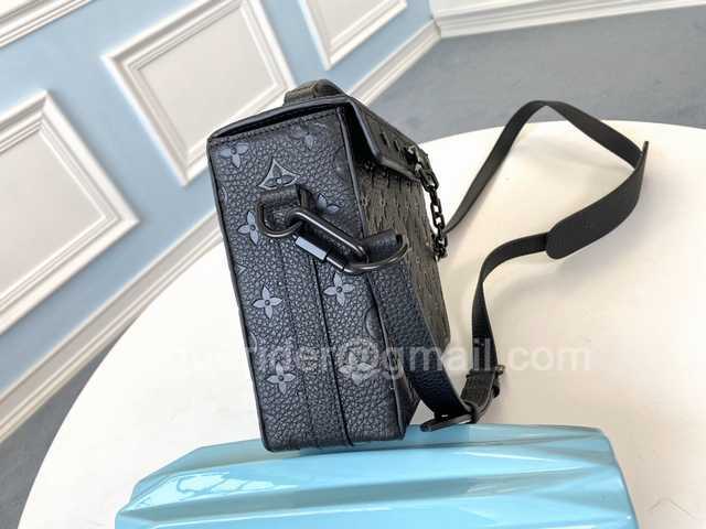 M61117 Mini Soft Trunk 22 M61117 Mini Soft Trunk 22