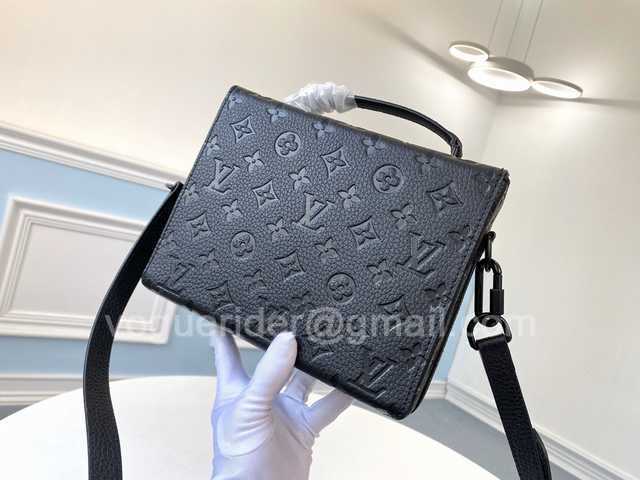 M61117 Mini Soft Trunk 22 M61117 Mini Soft Trunk 22