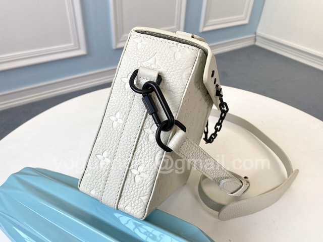 M61117 Mini Soft Trunk 22 M61117 Mini Soft Trunk 22