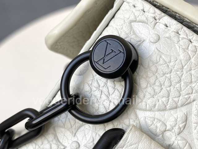 M61117 Mini Soft Trunk 22 M61117 Mini Soft Trunk 22
