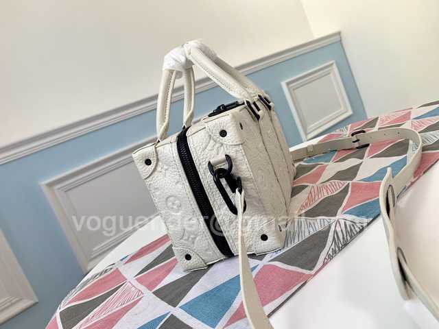 M44483 Trunk Speedy 27 M44483 Trunk Speedy 27