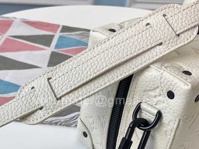 M44483 Trunk Speedy 27 M44483 Trunk Speedy 27
