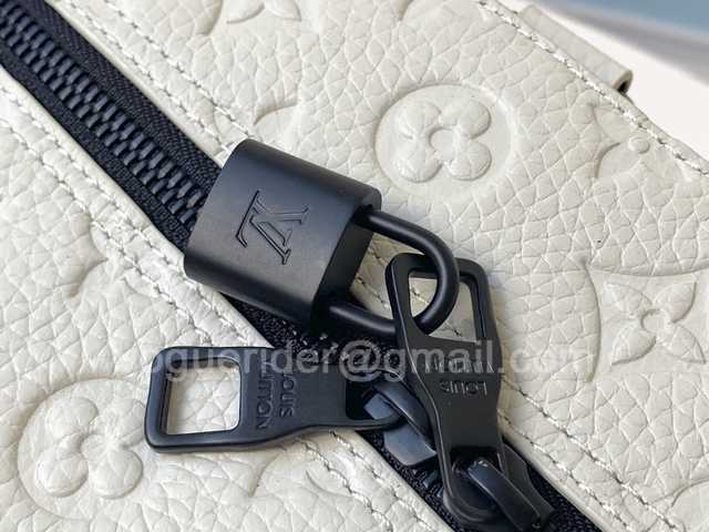 M44483 Trunk Speedy 27 M44483 Trunk Speedy 27