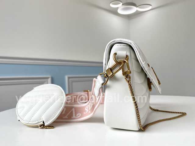 M56466 Multi Pochette New Wave 24 M56466 Multi Pochette New Wave 24