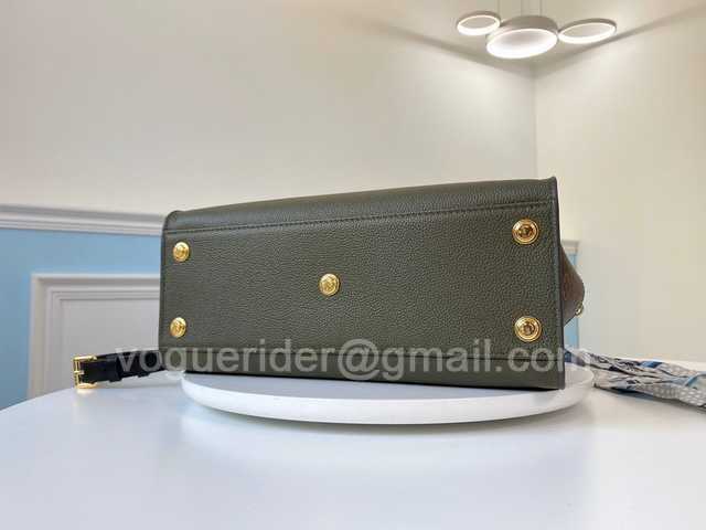 M55302 On My Side 30 M55302 On My Side 30