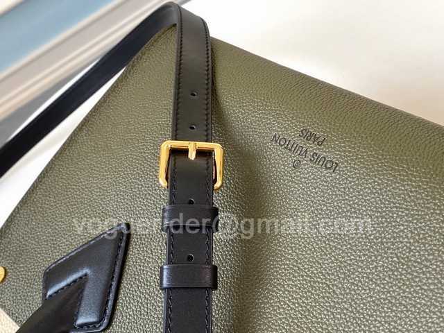 M55302 On My Side 30 M55302 On My Side 30