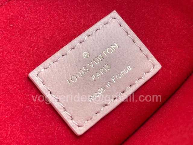 M58739 Coussin PM Fall in Love 26 M58739 Coussin PM Fall in Love 26