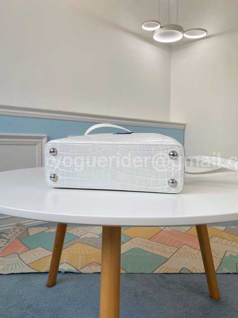 N97995 Capucines BB 27 N97995 Capucines BB 27
