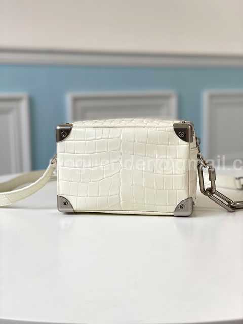 M44480 Soft Trunk mini 18 M44480 Soft Trunk mini 18