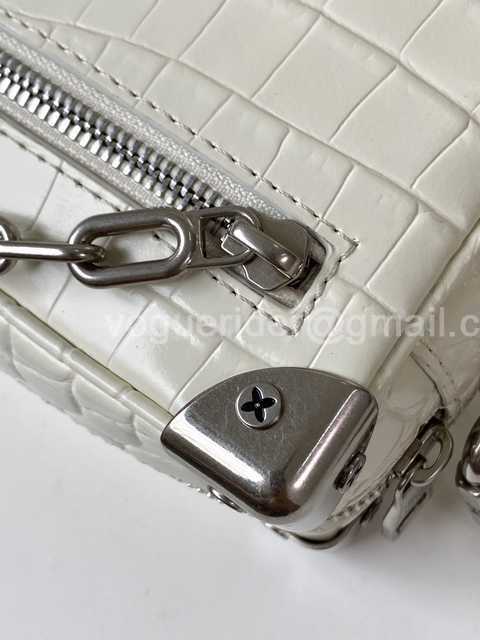 M44480 Soft Trunk mini 18 M44480 Soft Trunk mini 18