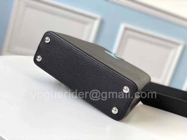 M56072 Capucines BB 27 M56072 Capucines BB 27
