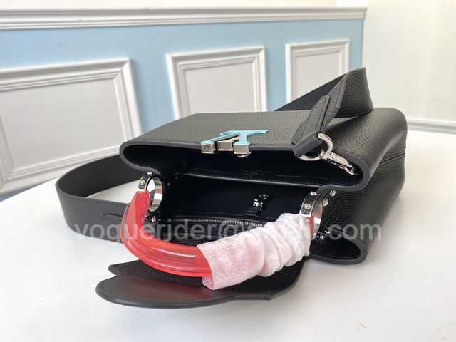 M56072 Capucines BB 27 M56072 Capucines BB 27